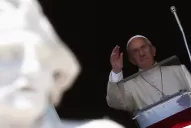 El Papa recibirá a familiares de víctimas del atentado a la AMIA