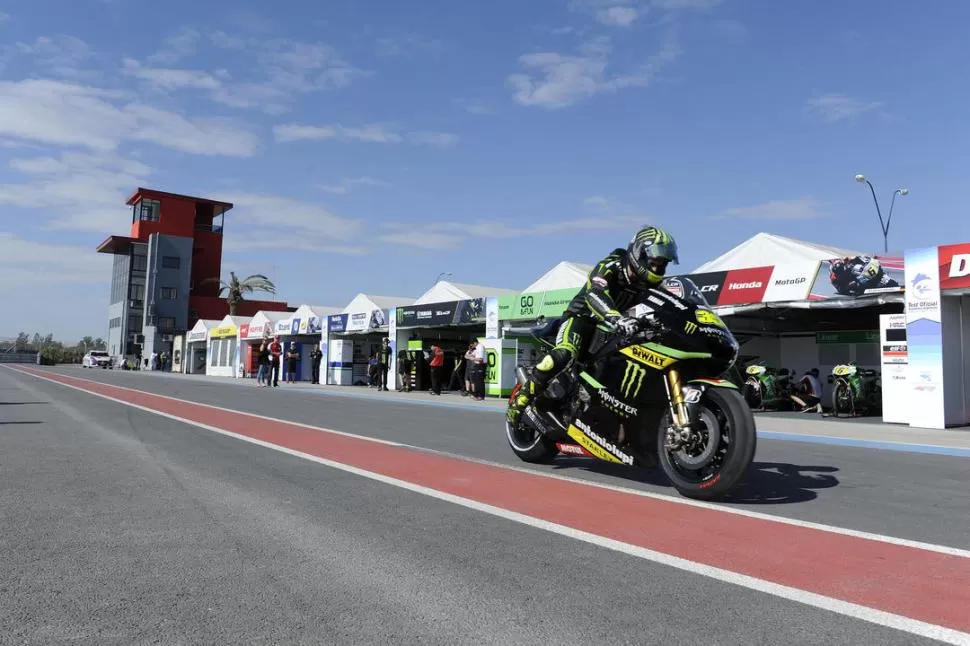 EL MÁS VELOZ. El alemán Stefan Bradl le sacó el máximo rendimiento a su Honda. LA GACETA / FOTO DE JUAN PABLO SANCHEZ NOLI