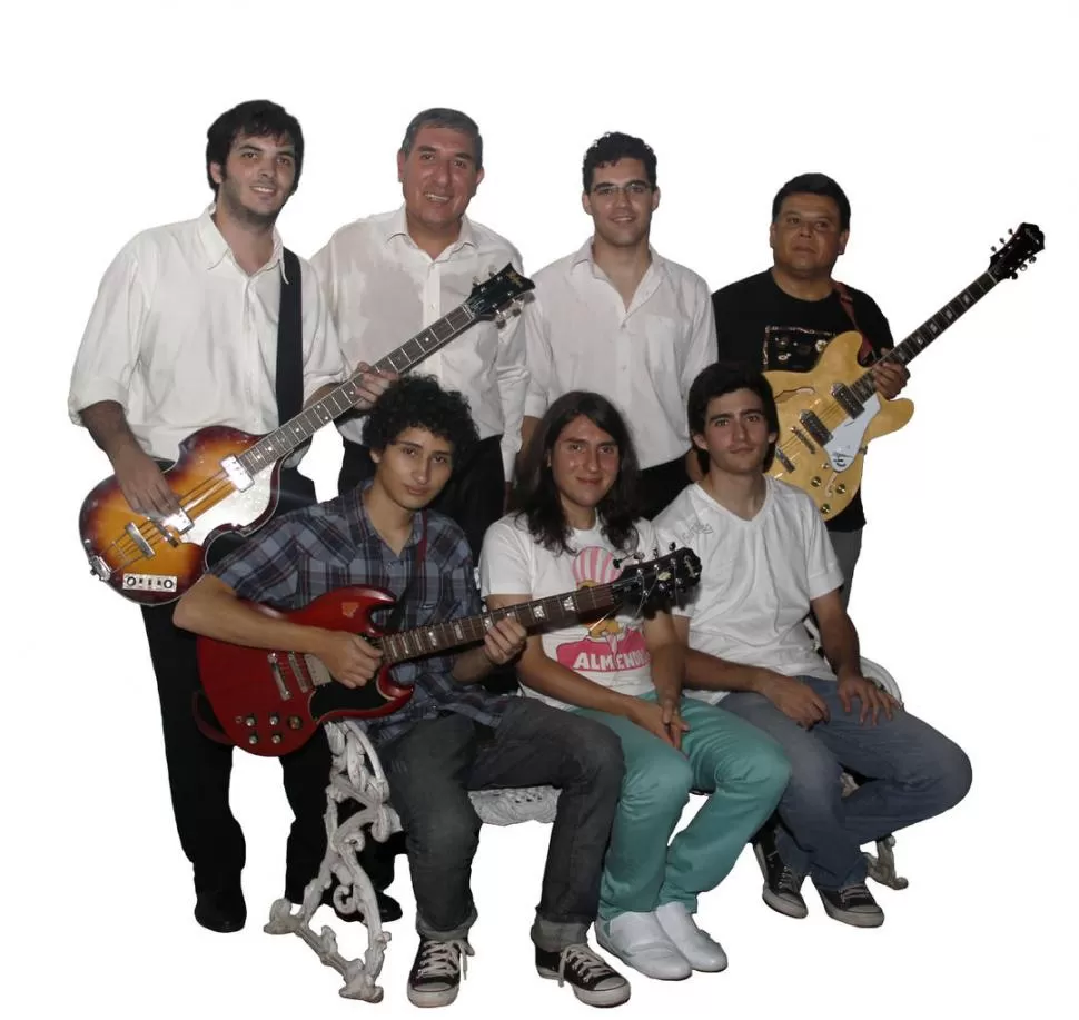 EL GRUPO. García, Víctor Chocobar, Franco Llovera, Ocón, González Navarro, Lisandro Chocobar e Isaac Llovera. 