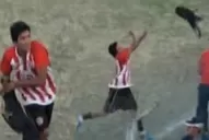 El futbolista que arrojó el perro se siente discriminado