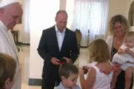 El Papa recibió a Maru Botana y su familia