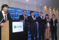 Los candidatos oficialistas y los elogios colmaron el Salón Blanco