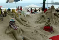 Tapan partes íntimas de mujeres de arena en Brasil para recibir al Papa Francisco