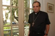 Dos ladrones le quitaron el auto al obispo Casaretto