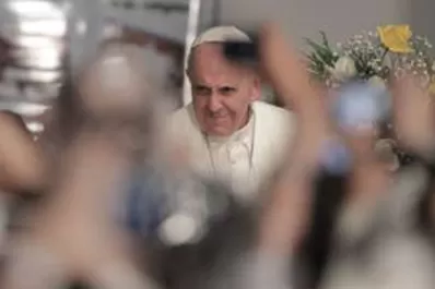 El Papa Francisco pide a jóvenes argentinos que hagan lío y saquen la Iglesia a la calle