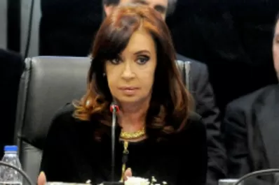 Cristina dijo que el salario subirá un 25% y en agosto el mínimo será de $3.300
