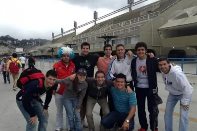 Los tucumanos amanecieron en la Catedral para ver al Papa