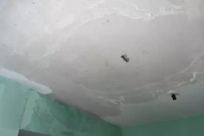 Denuncian que el PE pagó un 44% más del precio original para construir Lomas de Tafí