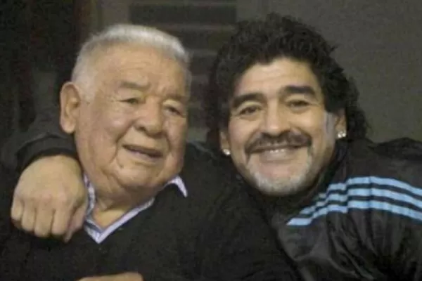 Maradona agredió a un fotógrafo