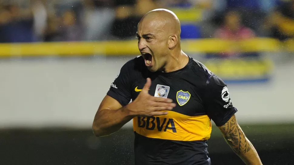 SE FUE. Después de muchos problemas con Bianchi, el goleador podrá jugar en el Granate. ARCHIVO TELAM