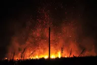 La quema de caña dejó sin luz a vecinos