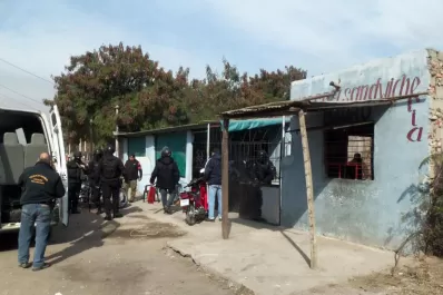 Desbarataron dos quioscos de drogas