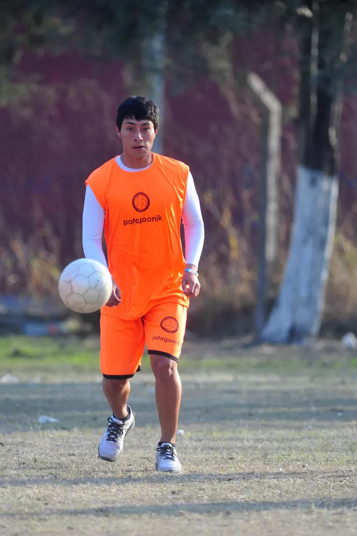 LIBRE. Carrasco no arregló en el santo y se sumó al expreso. 