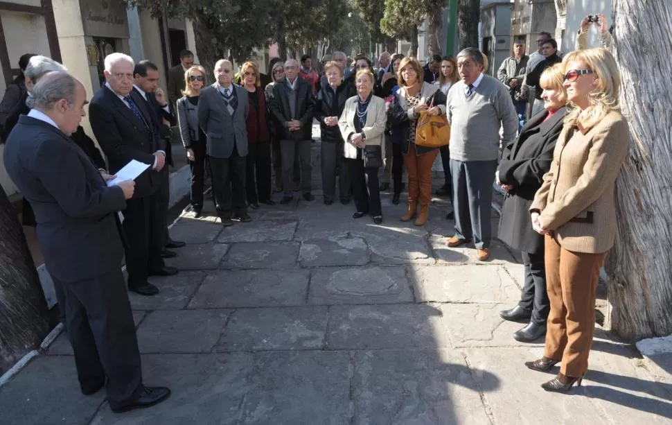 IN MEMORIAM. Carlos Páez de la Torre (h) leyó el discurso ante los invitados. LA GACETA / FOTO DE FRANCO VERA 