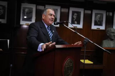 Los notables, a favor de dilatar la reforma