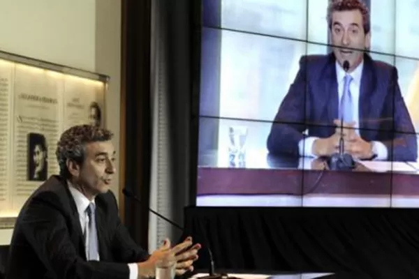 El Gobierno difundió imágenes de un motorman que maneja dormido