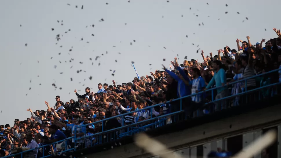 RESTRINGIDO. Los hinchas tienen al menos 15 días más para asegurar su presencia en el Monumental para el debut de Atlético como local. LA GACETA / JORGE OLMOS SGROSSO