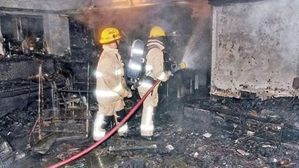 INCENDIO. El Samsung Galaxy S4 explotó y provocó destrozos. FOTO TOMADA DE TELECINCO.ES