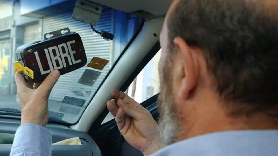 INFLACIÓN.- Movilizarse en taxi en Buenos Aires será más caro desde mañana. FOTO TOMADA DE TN.COM.AR