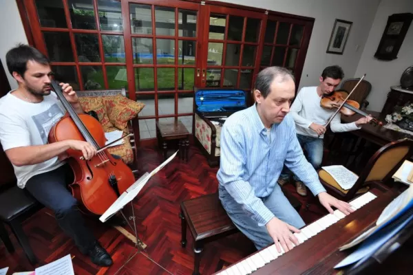 Chelo, piano y violín en versión franco-tucumana