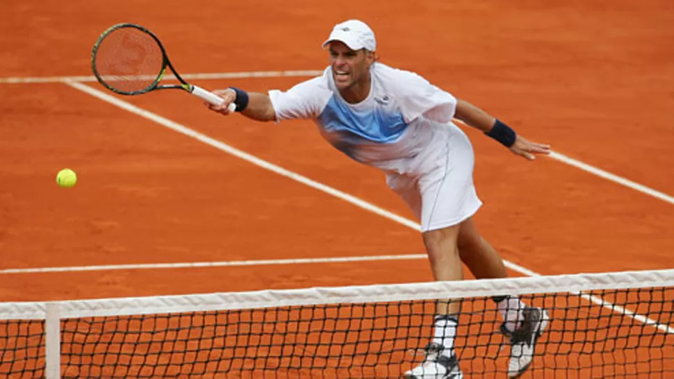 DURO. Arnold jugó la Davis y sabe lo importante que sería para el deporte nacional. FOTO TOMADA DE DAVISCUP.COM