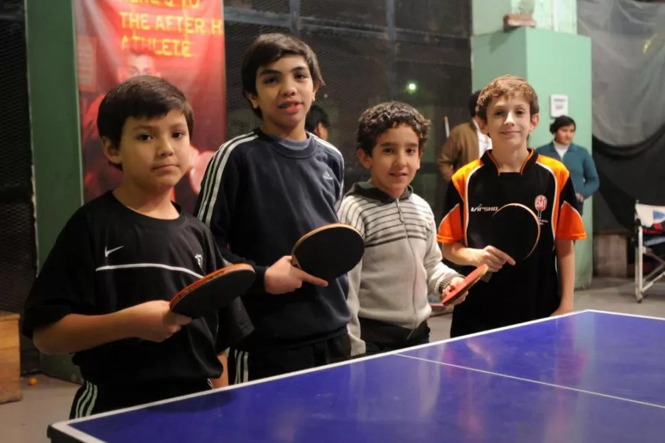 FUTURO PROMETEDOR. Los chicos son entrenados por el profesor Víctor Escobar en la sede del complejo Nicolás Avellaneda.  