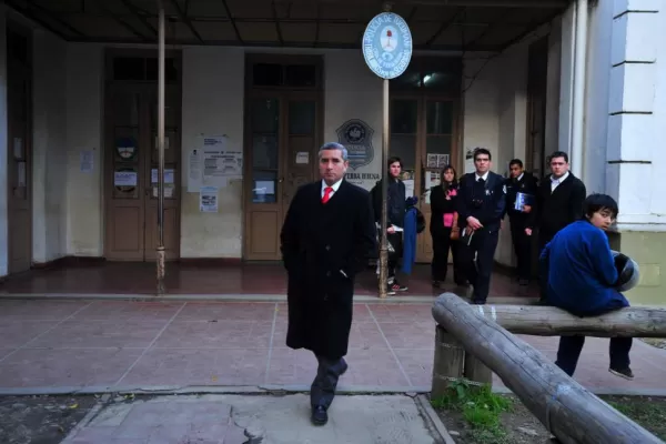 Por el caso del pedido de coima, desplazan a seis jefes por la corrupción policial