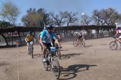 Invadieron la Feria de Simoca