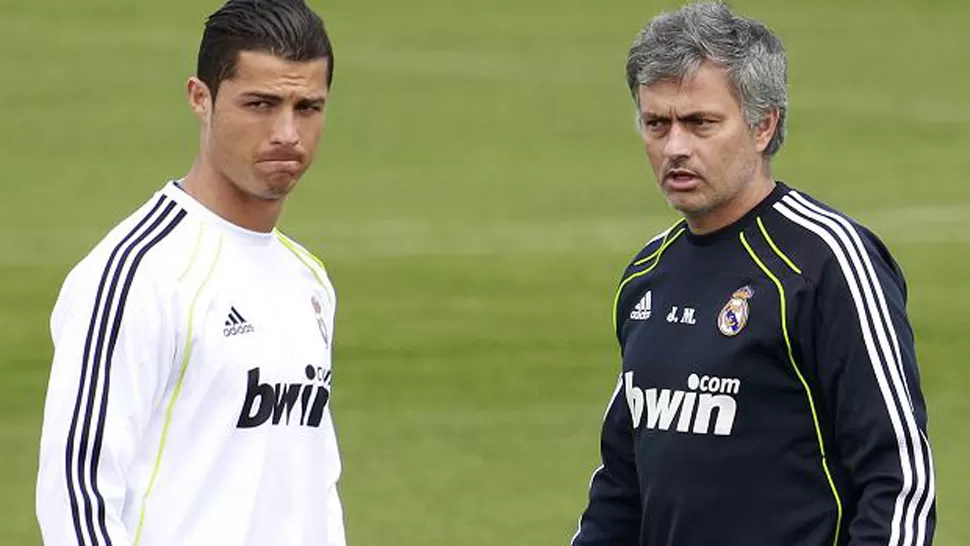 ENEMIGOS ÍNTIMOS. Cristiano y Mourinho, juntos hasta hace poco en Madrid. FOTO TOMADA DE VAVEL.COM