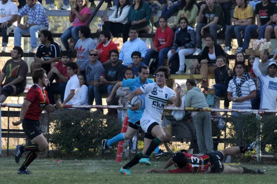 SE VA LA TERCERA. En la primera fase empataron uno y nales ganó otro, pero el verdinegro se complicará si no gana hoy. 