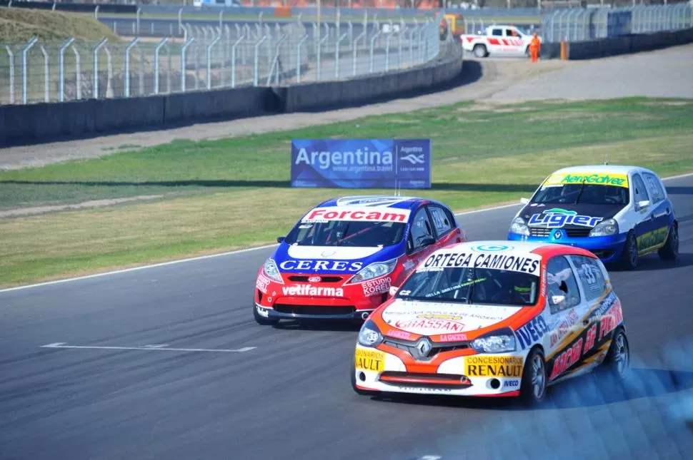 MUCHO TRABAJO. Pablo Ortega se batió a duelo con Mohamed y con Rodríguez, pero también con otros corredores. Al final, quedó más que satisfecho por la tarea realizada en la tercera serie. 