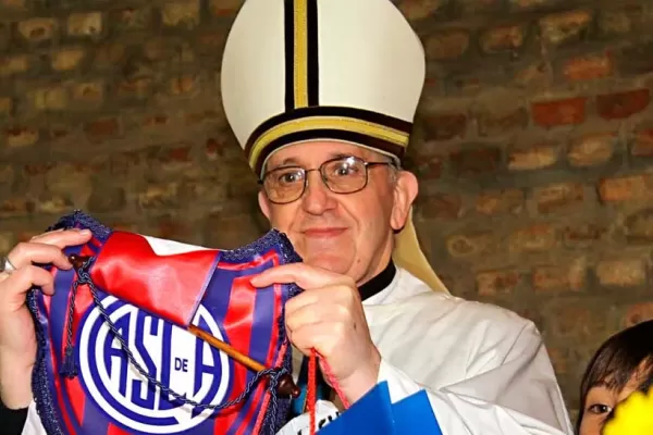 Según Tinelli, el Papa paga religiosamente  la cuota de San Lorenzo