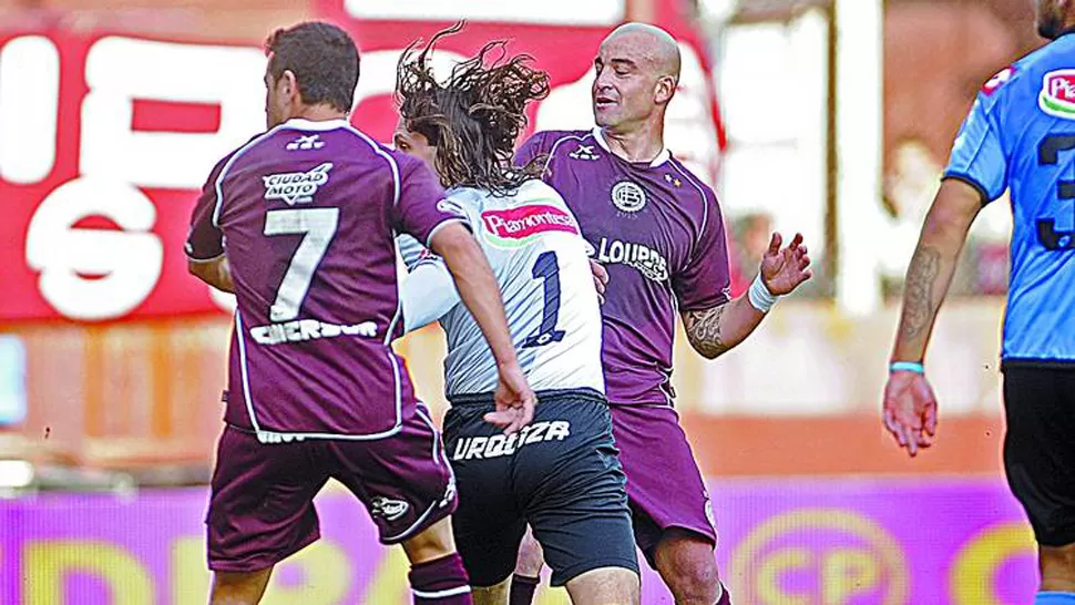 RENACIMIENTO. Santiago Silva, tras haber marcado el primer gol a Belgrano. FOTO TOMADA DE CLARIN.COM