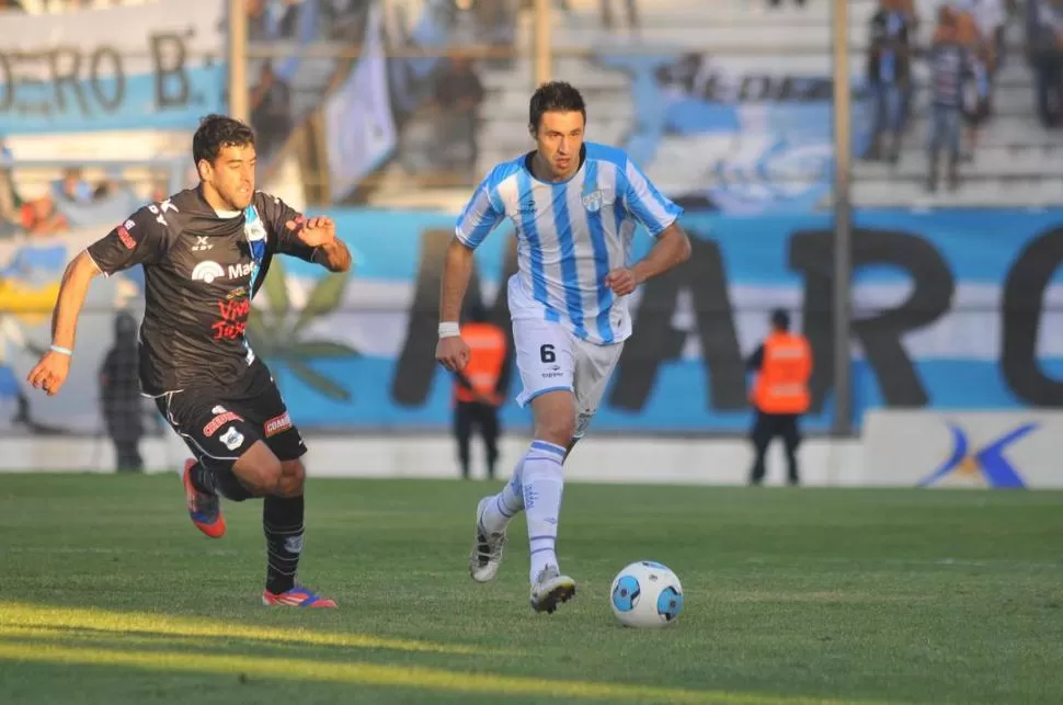 BRINDA POR TWITTER. Gran triunfo de @ATOficial. Feliz por el trabajo que hizo el equipo durante los 94 minutos. Abrazo y vamos con todo!!!, festejó Javier Malagueño en su cuenta, @JavierMalagueno. 