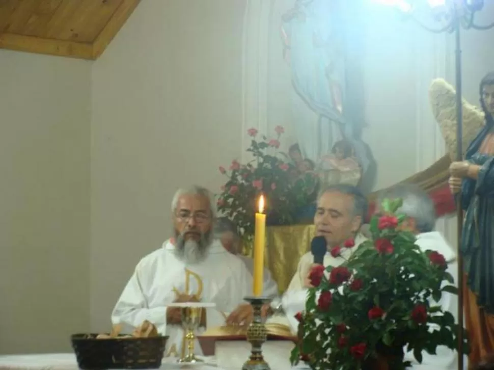 LAS ÚLTIMAS MISAS. El cura pidió un año de licencia a mediados de septiembre de 2012 y podría regresar a la Parroquia del Sagrado Corazón de Jesús. LA GACETA / ARCHIVO