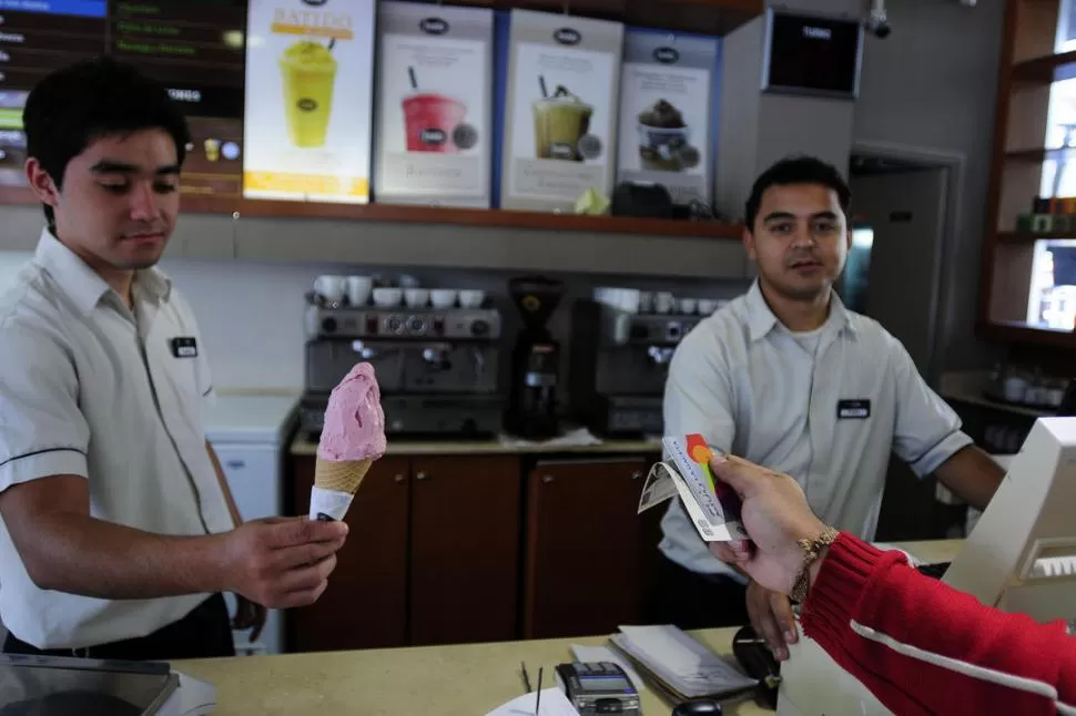 BENEFICIOS. En Freddo hay un 20% de descuento todos los días y 2x1 en el kilo de helado los martes. LA GACETA / FOTO DE ANALIA JARAMILLO