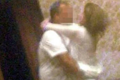 Filman a una política belga teniendo sexo en el ayuntamiento