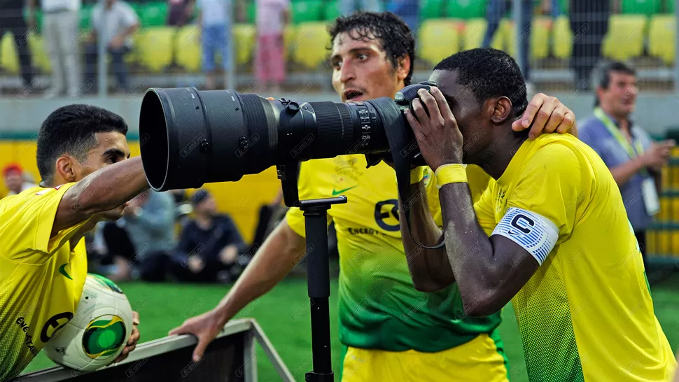 NO LO VE BIEN. Eto'o sería otra de las estrellas que se marcharía del equipo de Daguestán. FOTO TOMADA DE FC-ANJI.RU