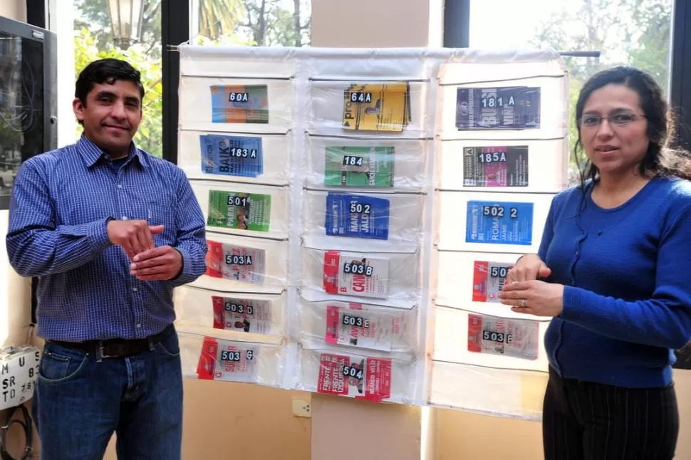 INCLUSIÓN. Los bolsines se usarán en los comicios para brindar inclusión. LA GACETA / FOTO DE DIEGO ARAOZ