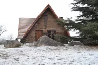 Se desplomó el termómetro y aparecieron los copos de nieve en Tafí del Valle