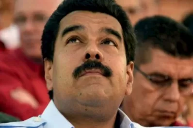 Maduro confesó que duerme en la tumba de Chávez