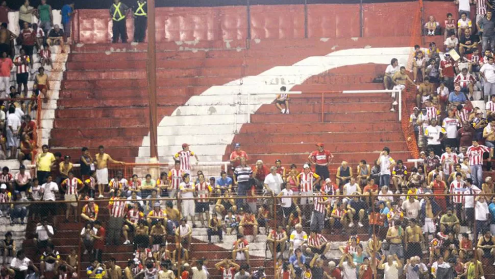 MAL RECUERDO. El sector de la tribuna Pellegrini que estuvo clausurada.