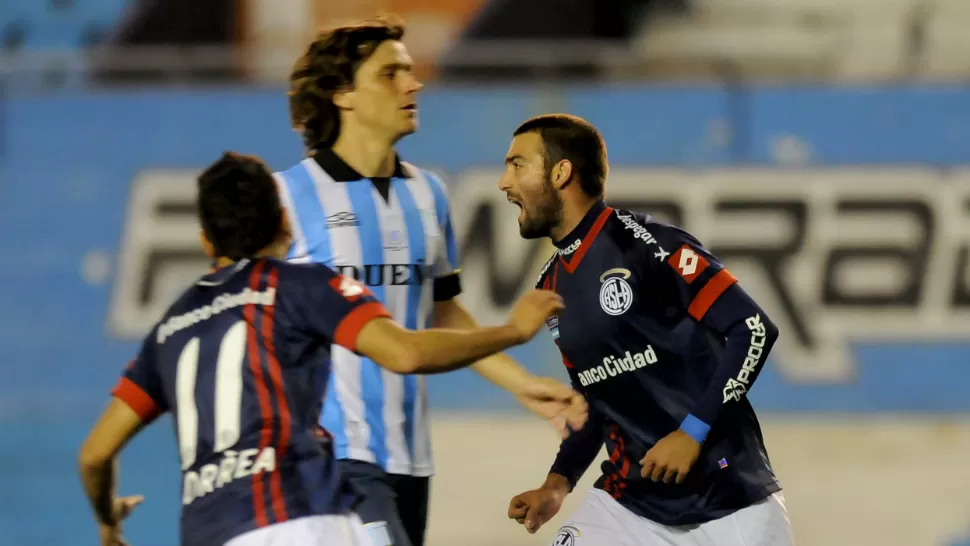 GOLEADA. San Lorenzo le ganó 3 a 0 a Racing, en Avellaneda, en un estadio vacío. DYN