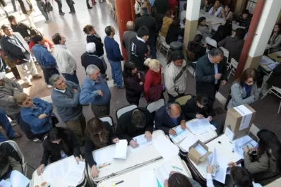 En el cuarto oscuro habrá 17 opciones para elegir