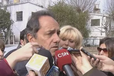 Scioli hizo una hora de cola para votar