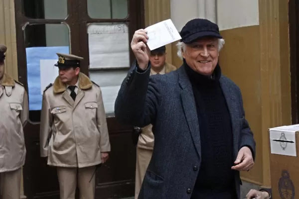 Pino Solanas: Los argentinos estamos condenados a convivir