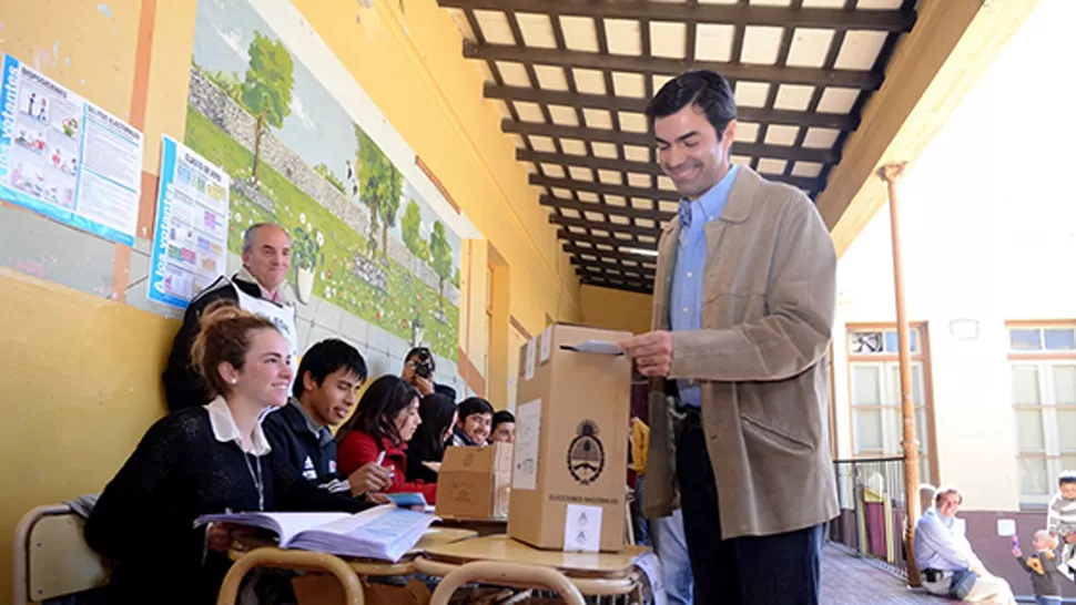 CONFORME. El gobernador Urtubey destacó la participación de la gente en las elecciones. FOTO PRENSA GOBIERNO DE SALTA