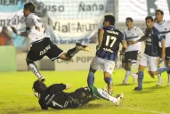 En la agonía del partido, Atlético consiguió el gol y dejó los tres puntos en casa