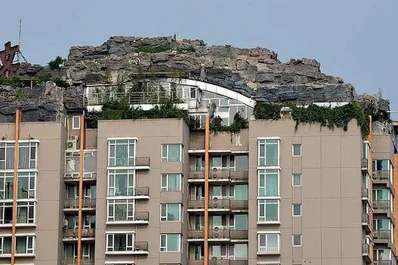 Construyó una mansión sobre un rascacielos y deberá desmontarla