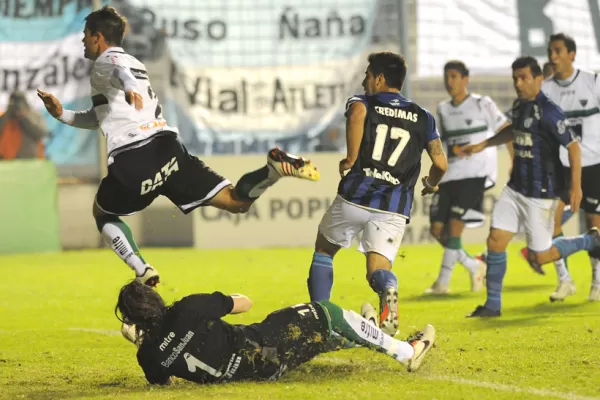 En la agonía del partido, Atlético consiguió el gol y dejó los tres puntos en casa